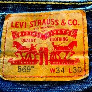 Levi’s 569. 34x30.  Excellent condition. No signs of wear.